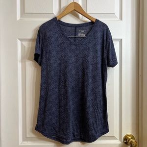 Tek  gear dry tek  V-neck top